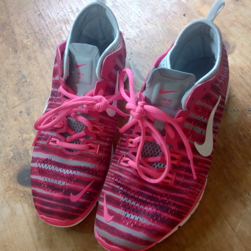 Nike TR Fit4 Red and Gray Lady Sneakers Modern Knit Design